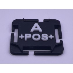 Attache molle groupe sanguin en PLA noir et blanc