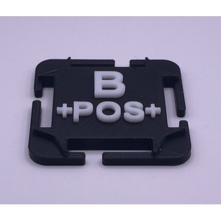 Attache molle groupe sanguin en PLA noir et blanc