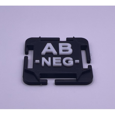 Attache molle groupe sanguin en PLA noir et blanc
