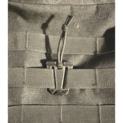 Attache molle clip